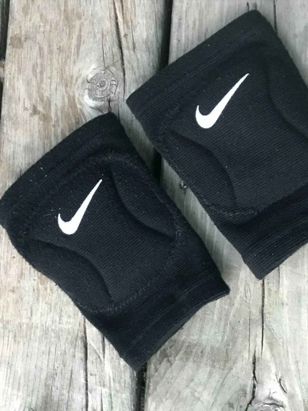 Nike Volleyball Knee Pads Girls/Womens XS/S Black w/ White Swoosh